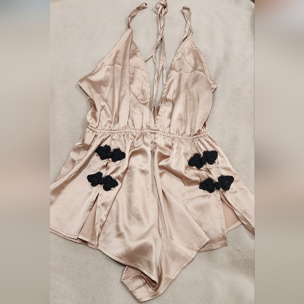 Hey U Sz XS Gorgeous Satin romper